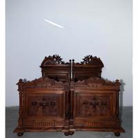 Camera da Letto d'Epoca in Legno  e Marmo