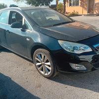 OPEL ASTRA 2011