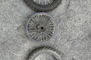 Gomme e cerchi pit bike