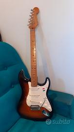  chitarra FENDER STRATOCASTER