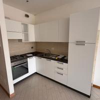 cucina angolare.  trasporto gratuito 