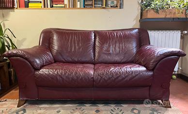 Divano Bordeaux In Pelle
