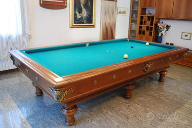 Biliardo in stile riscaldato