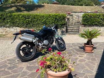 Ducati Monster s2r800