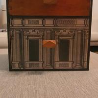 piccolo comodino mobiletto legno "decoupage"