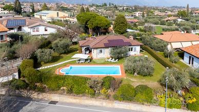 VILLA SINGOLA A SAN FELICE DEL BENACO