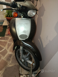 Scooter Aprilia Scarabeo 50