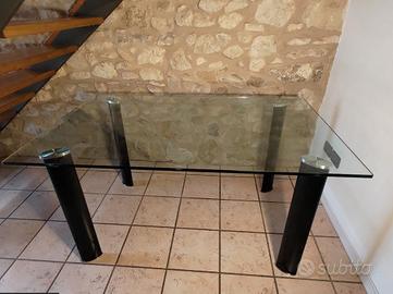 tavolo in vetro più sedie