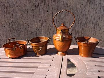 SET DI OGGETTI TOSCANI IN RAME