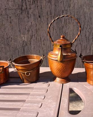 SET DI OGGETTI TOSCANI IN RAME