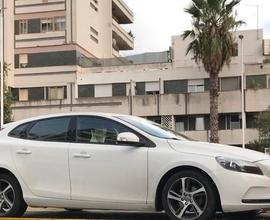 Volvo v40 d2 1.6 diesel 2015 - 3.500 trattabili