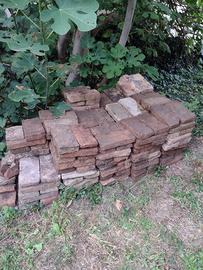 Mattoni antichi di argilla fatti a mano