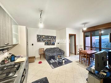 TRILOCALE CON BALCONE