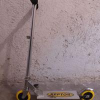 Monopattino reptor pieghevole e allungabile