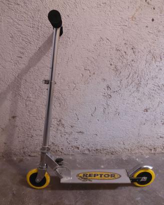Monopattino reptor pieghevole e allungabile