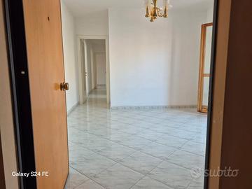 Ampio trivano con ascensore cantina e posto auto