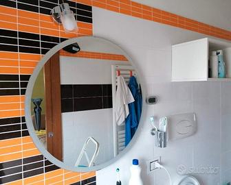 Mobile - lavabo + rubinetto e specchio 