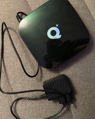 TV box Android Q+ con alimentatore