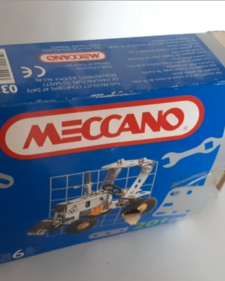 modellino trattore meccano 201 anni 90  140 pezzi