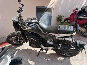 Husqvarna Svartpilen 401