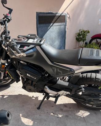 Husqvarna Svartpilen 401