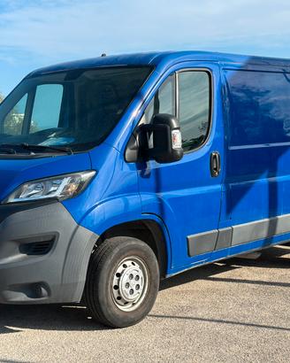 PEUGEOT BOXER 2.0 Blue-HDi 330 L1H1 Komfort