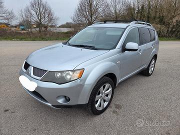 mitsubishi outlander 7 posti 
