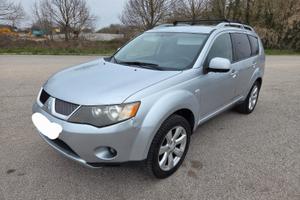 mitsubishi outlander 7 posti 