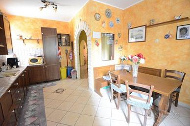 Appartamento di 173 m² con 5 locali a Cavenago di 
