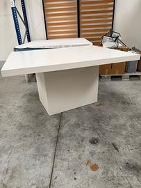 Tavolo moderno bianco design minimal