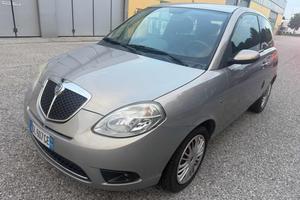 LANCIA Ypsilon 1.2 Argento senza nessun lavoro d