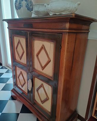 mobile in puro legno 