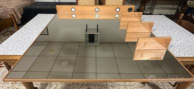 Bagno completo di lavabo in marmo e specchio