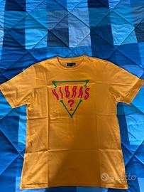 T-shirt GUESS “Vibras” gialla – taglia S