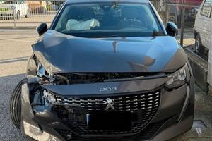 Peugeot 208 1200 benzina cv100 allure incidentata