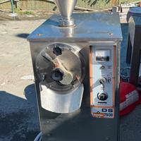 Si vende macchina per granite