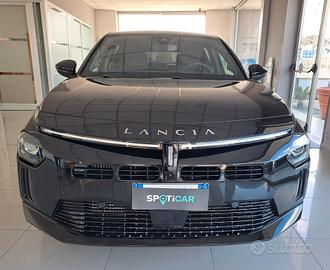 Lancia Ypsilon 1.2 Hybrid Edizione Cassina 2025