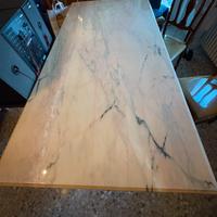 Tavolo di marmo