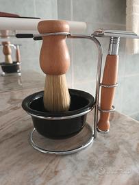 rasoio con pennello da barba e ciotola