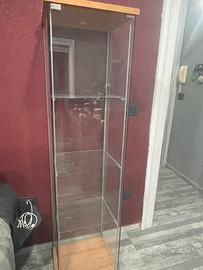 Vetrinetta detolf ikea