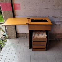 tavolo in legno per macchina da cucire vintage