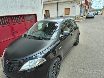 lancia ypsilon 2014 