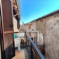 Trilocale con balcone