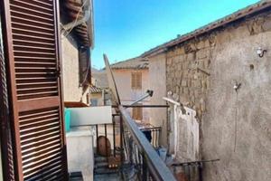 Trilocale con balcone