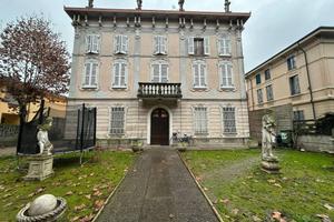 Appartamento di 138 m² con 5 locali e box auto a P
