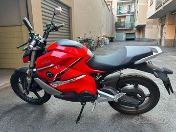 Super Soco Street Hunter