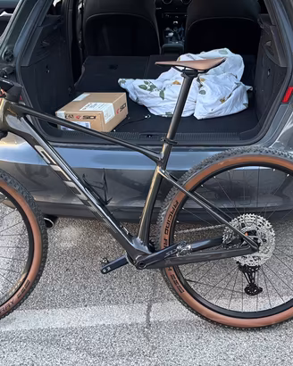 Scott Scale 925 in carbonio
