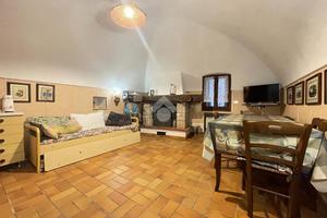 2 LOCALI A DOLCEACQUA