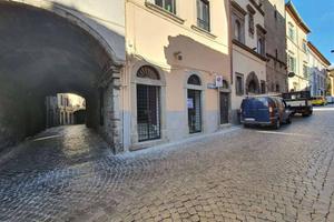 Immobile di 100 m² con 1 locale a Viterbo