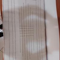 Centrotavola vintage finemente ricamato a mano